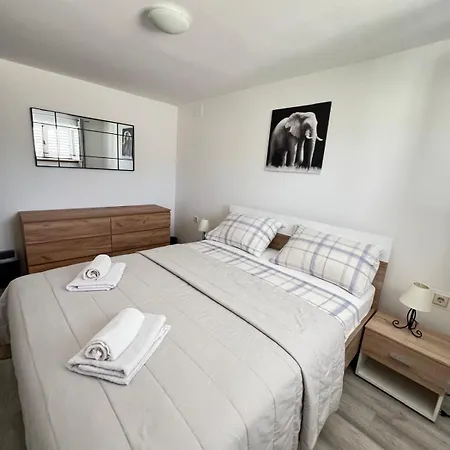 Leni Apartamento Nin