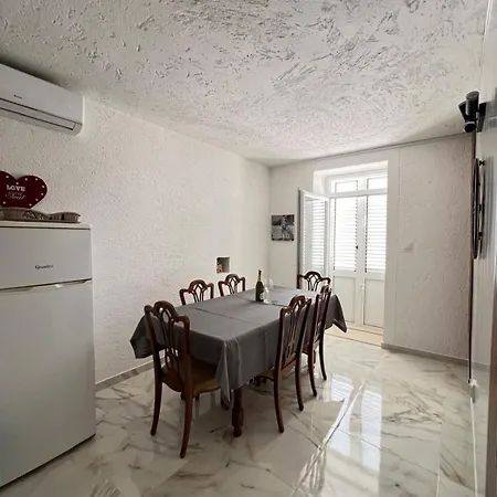 Apartamento Leni *